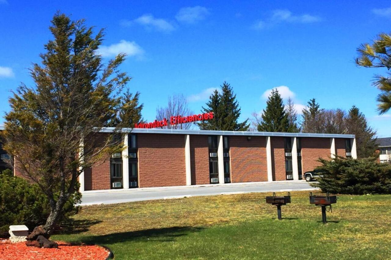 Adirondack Efficiencies Hotel Watertown Exterior foto